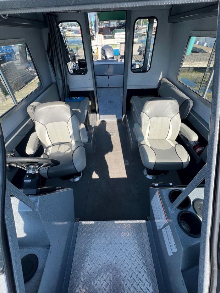 2021 KingFisher 2425 Escape HT Photo 12 of 25