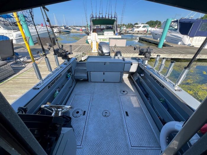 2021 KingFisher 2425 Escape HT Photo 14 of 25