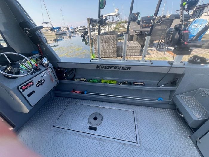 2021 KingFisher 2425 Escape HT Photo 22 of 25