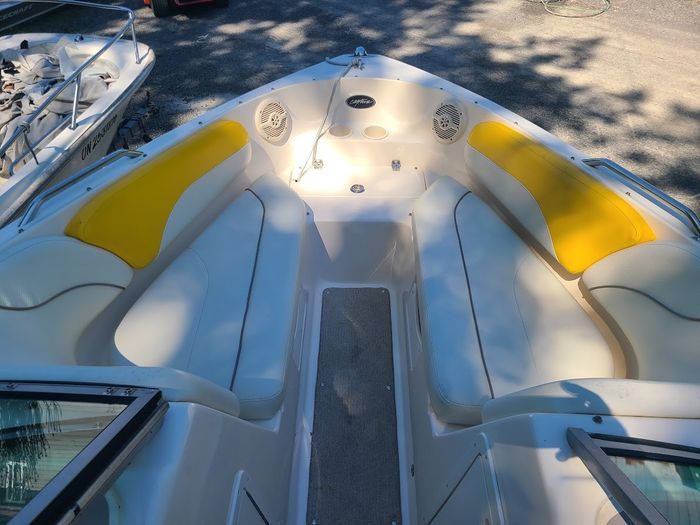 2005 Rinker 212 Captiva Photo 6 of 19