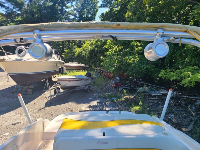 2005 Rinker 212 Captiva Photo 12 of 19