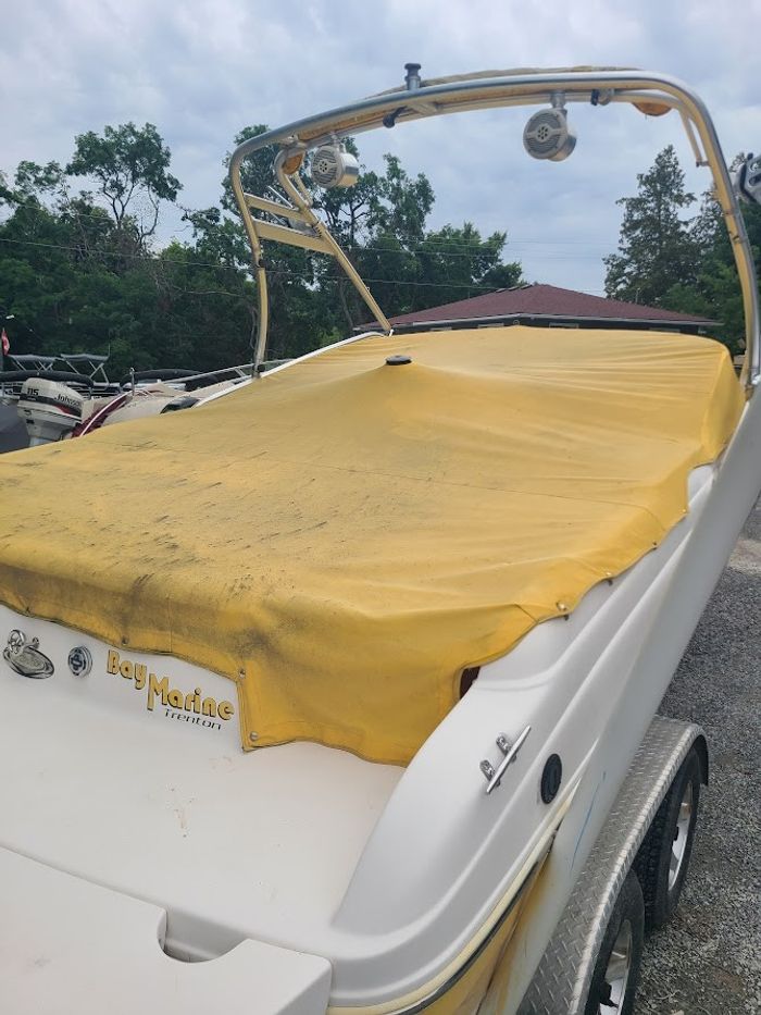 2005 Rinker 212 Captiva Photo 18 of 19