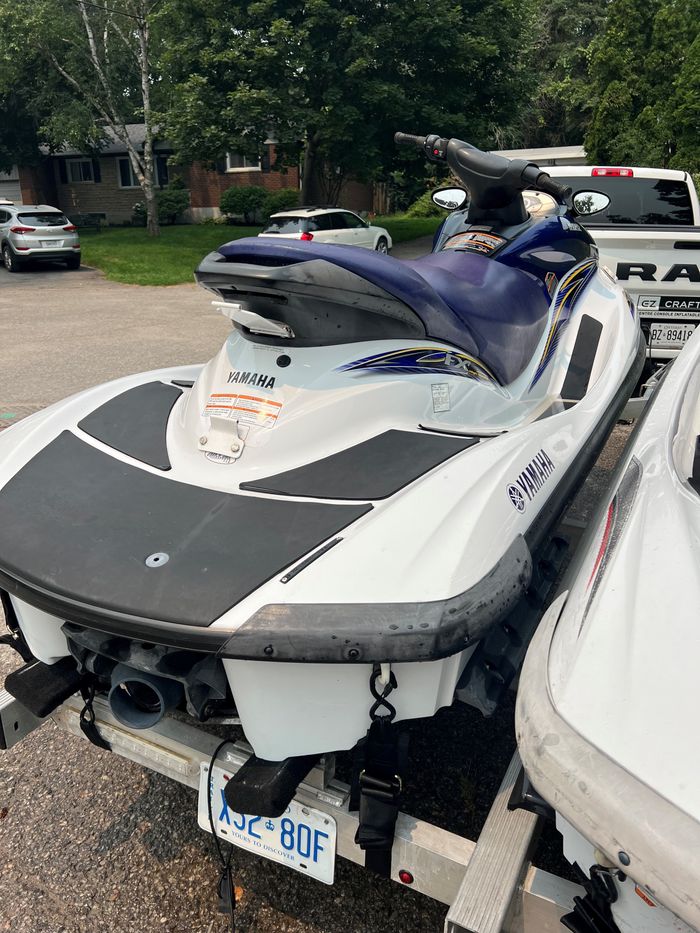 2004 Yamaha 2 x Waverunner Package with Aluminum Trailer Photo 4 of 18