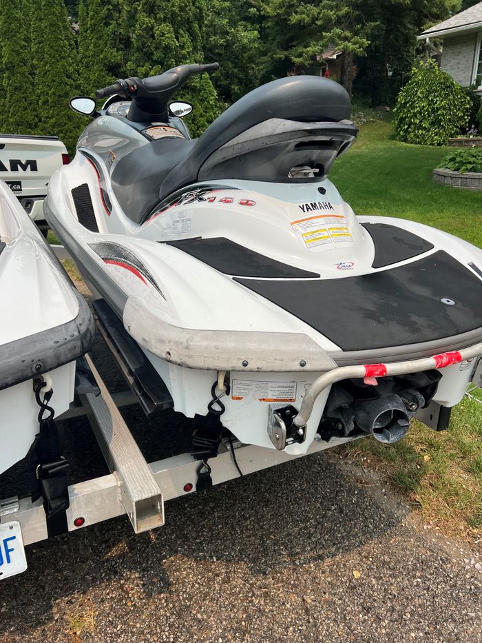 2004 Yamaha 2 x Waverunner Package with Aluminum Trailer Photo 5 of 18