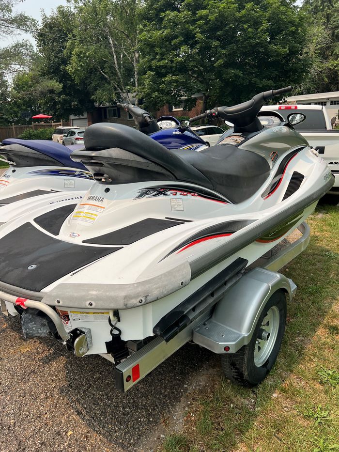 2004 Yamaha 2 x Waverunner Package with Aluminum Trailer Photo 7 of 18