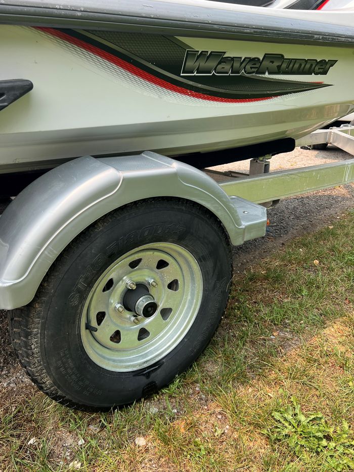 2004 Yamaha 2 x Waverunner Package with Aluminum Trailer Photo 12 of 18