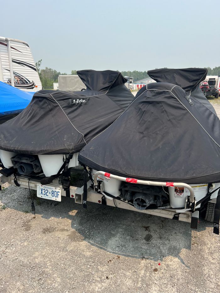 2004 Yamaha 2 x Waverunner Package with Aluminum Trailer Photo 16 of 18