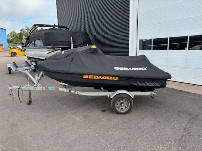 2020 Sea-Doo GTI™ SE 170 IBR Photo 3 of 8