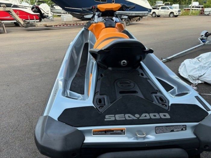 2020 Sea-Doo GTI™ SE 170 IBR Photo 7 of 8