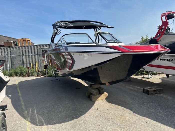 2013 Nautique G23 Photo 2 of 5