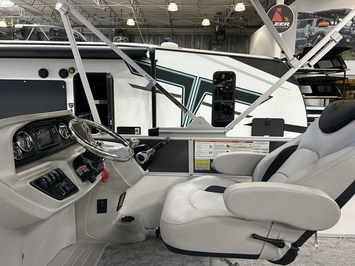 2026 South Bay Pontoons 220 CRLE 275 | $107/week! | Bold Looks, E Photo 12 of 21