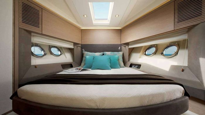 2015 Beneteau Monte Carlo MC5 Photo 13 of 16