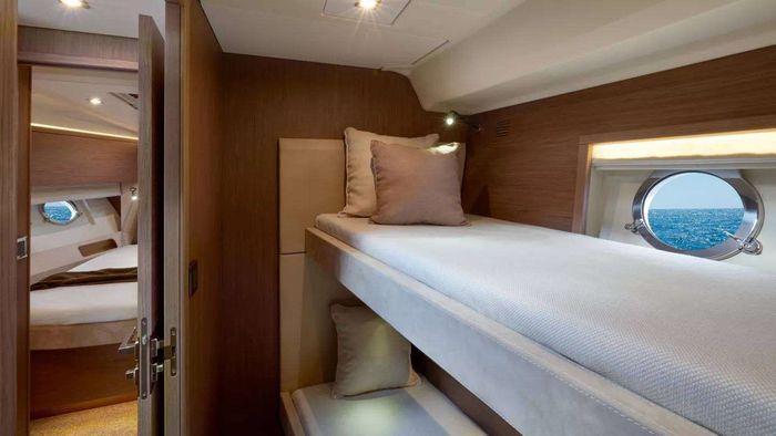 2015 Beneteau Monte Carlo MC5 Photo 14 of 16