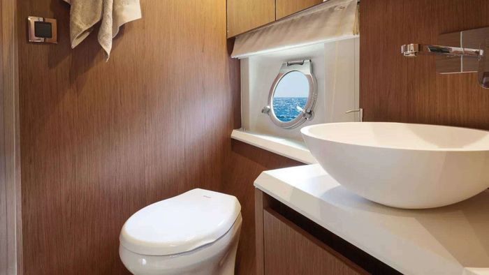 2015 Beneteau Monte Carlo MC5 Photo 16 of 16