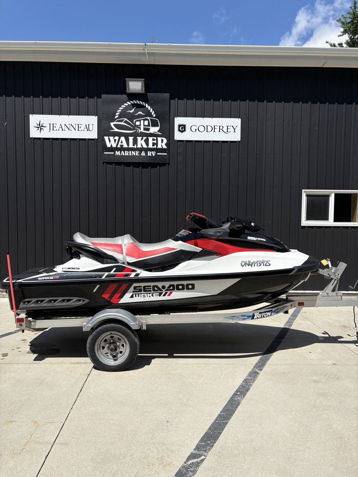 2013 Sea-Doo Wake Pro 215 Photo 3 sur 7