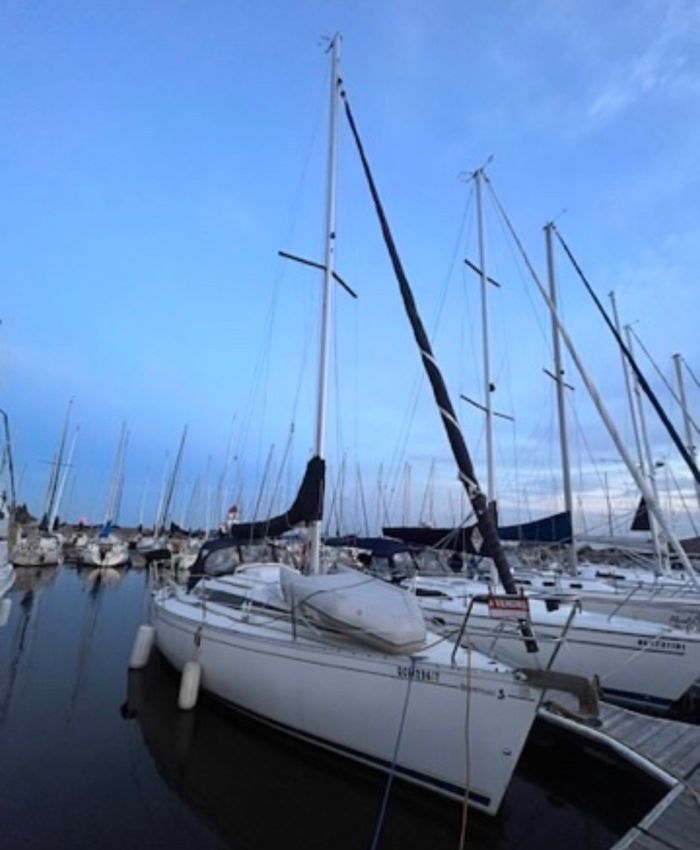1990 Beneteau First 285 Photo 2 of 10