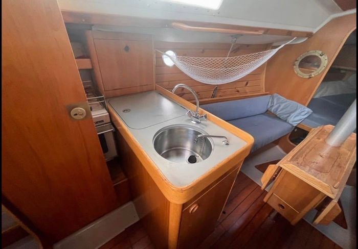 1990 Beneteau First 285 Photo 4 of 10