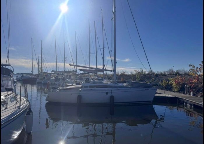 1990 Beneteau First 285 Photo 1 of 10
