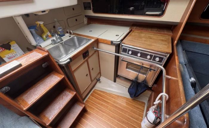 1986 C&C 35 MK 3 Photo 12 of 15