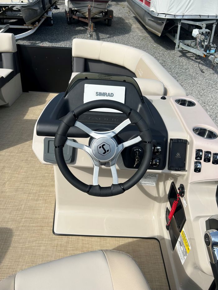 2027 Harris 210 Crusier Photo 4 of 13