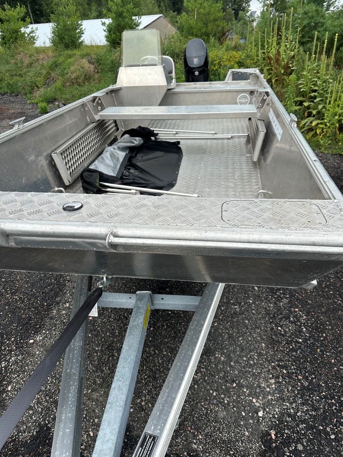 2018 Stanley Predator 18 Photo 3 of 5
