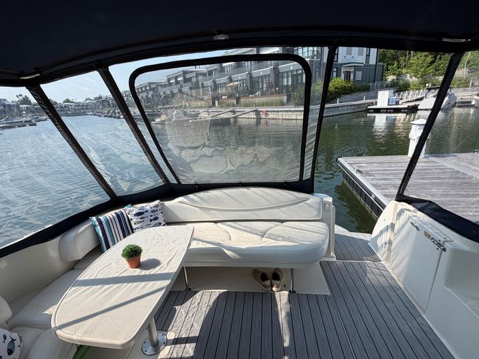 2001 Sea Ray 380 Sundancer Photo 11 of 59