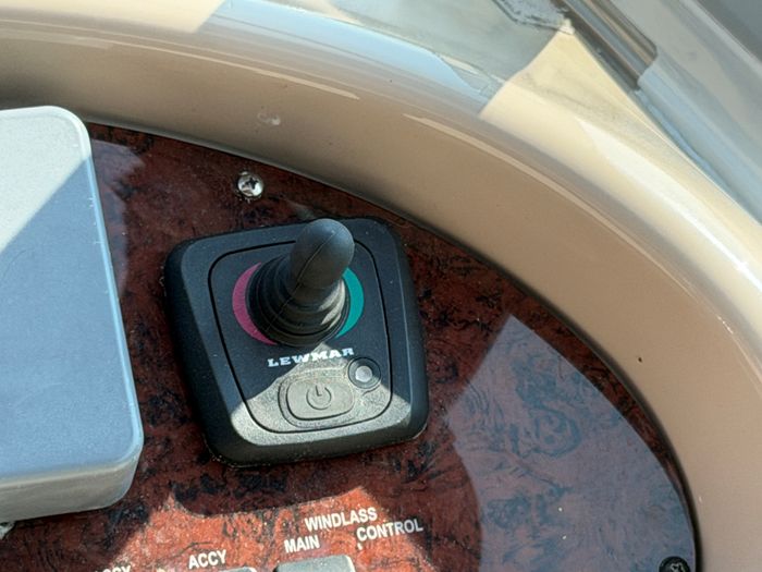 2001 Sea Ray 380 Sundancer Photo 22 of 59