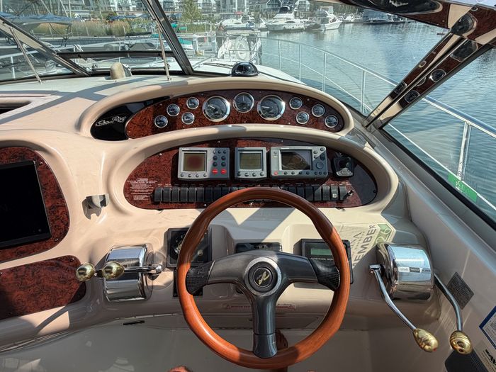 2001 Sea Ray 380 Sundancer Photo 23 of 59