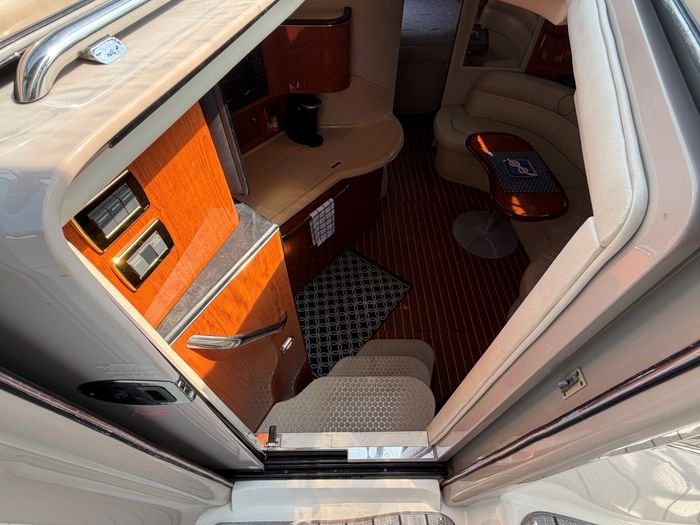 2001 Sea Ray 380 Sundancer Photo 28 of 59