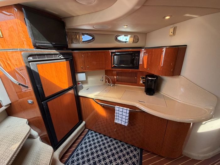 2001 Sea Ray 380 Sundancer Photo 30 of 59