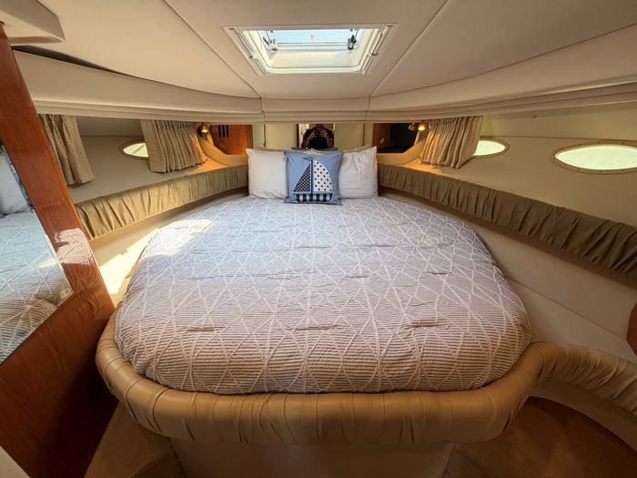 2001 Sea Ray 380 Sundancer Photo 38 of 59