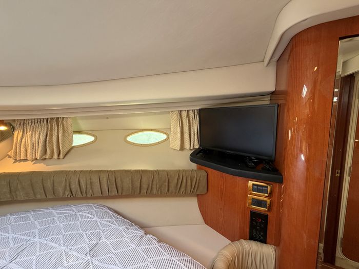 2001 Sea Ray 380 Sundancer Photo 39 of 59