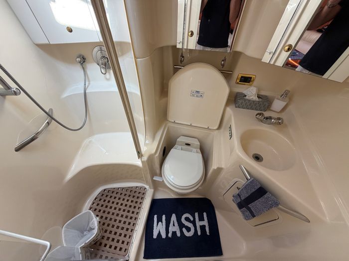 2001 Sea Ray 380 Sundancer Photo 43 of 59