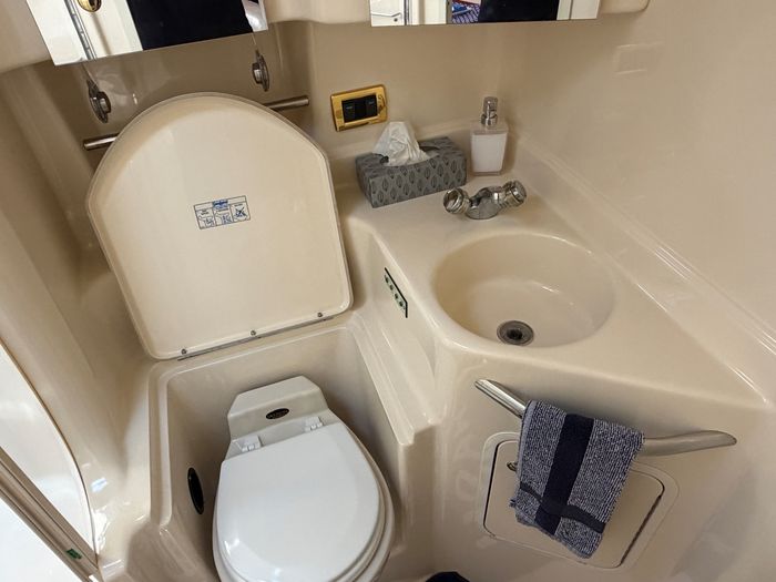 2001 Sea Ray 380 Sundancer Photo 44 of 59