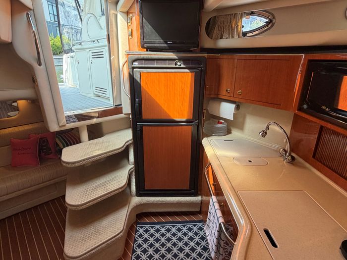 2001 Sea Ray 380 Sundancer Photo 48 of 59