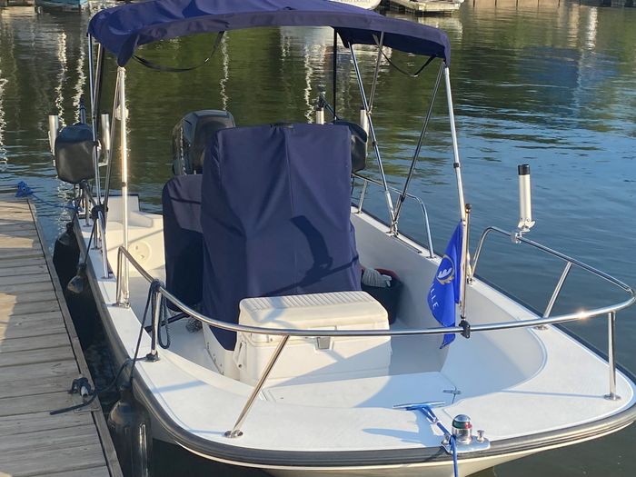 2012 Boston Whaler 170 Montauk Photo 2 of 13