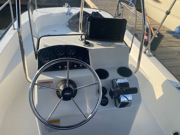 2012 Boston Whaler 170 Montauk Photo 5 of 13