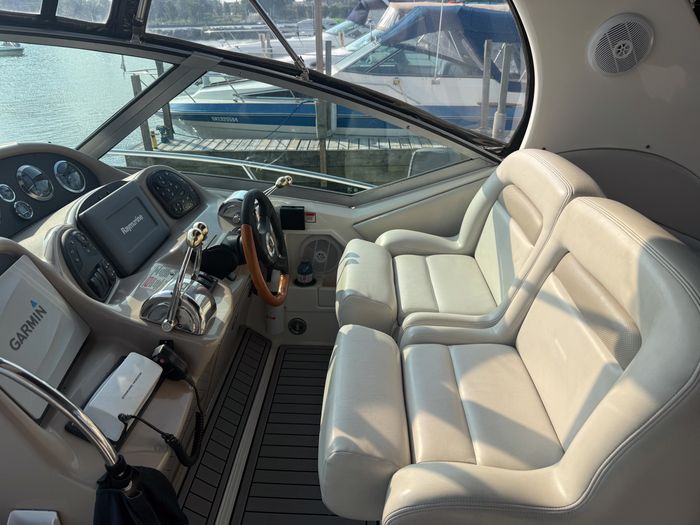 2002 Sea Ray 320 Sundancer Photo 20 of 43