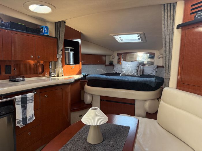 2002 Sea Ray 320 Sundancer Photo 26 of 43