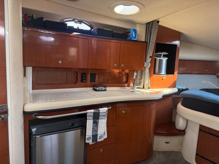 2002 Sea Ray 320 Sundancer Photo 27 of 43