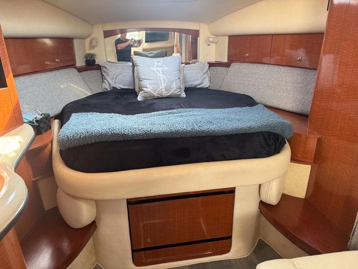 2002 Sea Ray 320 Sundancer Photo 33 of 43
