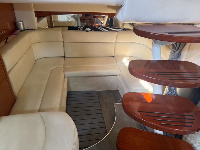 2002 Sea Ray 320 Sundancer Photo 38 of 43