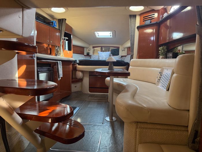 2002 Sea Ray 320 Sundancer Photo 25 of 43