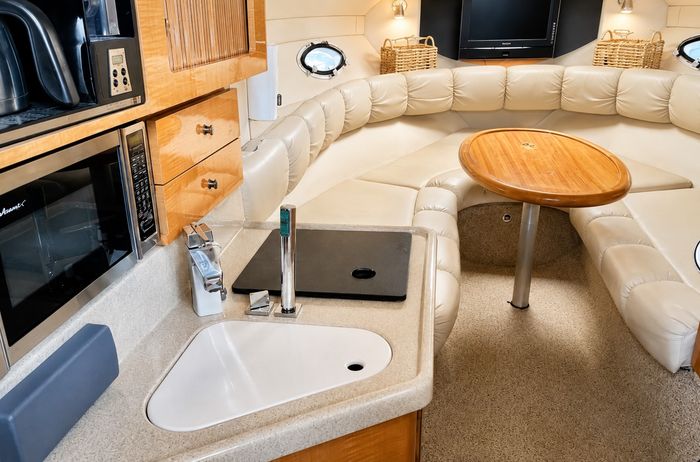 2010 Larson Cabrio 274 Photo 11 of 18