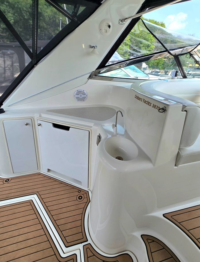 1999 Cruisers Yachts 3870 Esprit Photo 9 sur 28