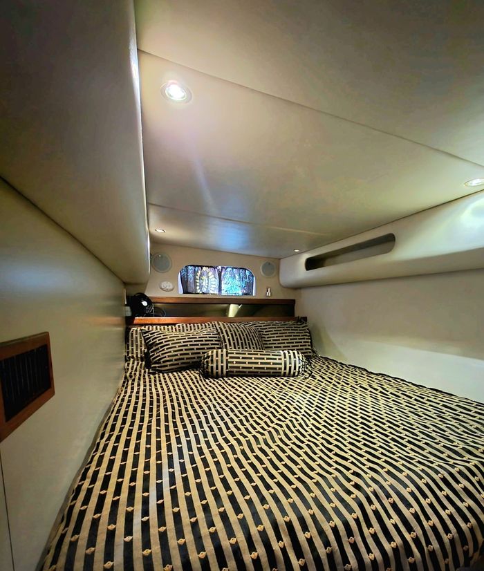 1999 Cruisers Yachts 3870 Esprit Photo 19 sur 28