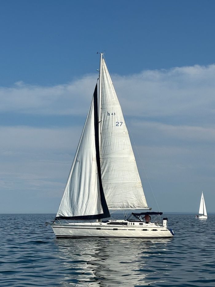 1993 Hunter Legend 43 Photo 2 of 42