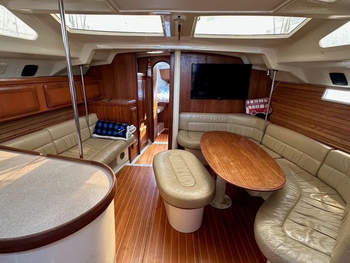 1993 Hunter Legend 43 Photo 6 of 42