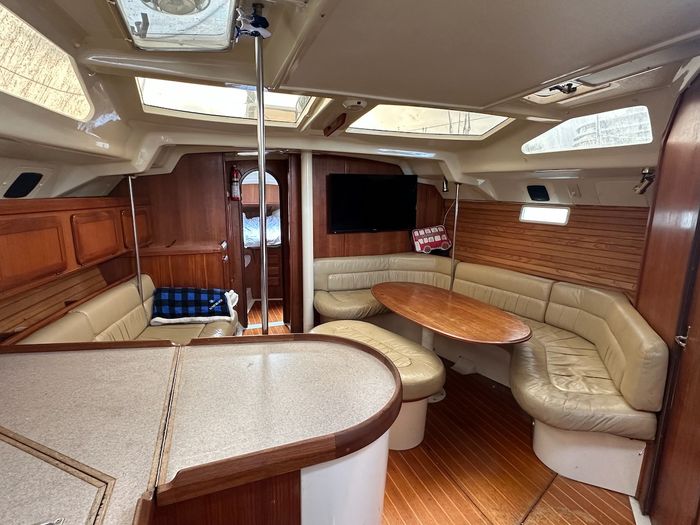 1993 Hunter Legend 43 Photo 7 of 42