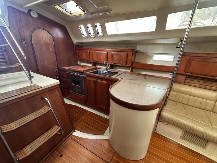 1993 Hunter Legend 43 Photo 8 of 42